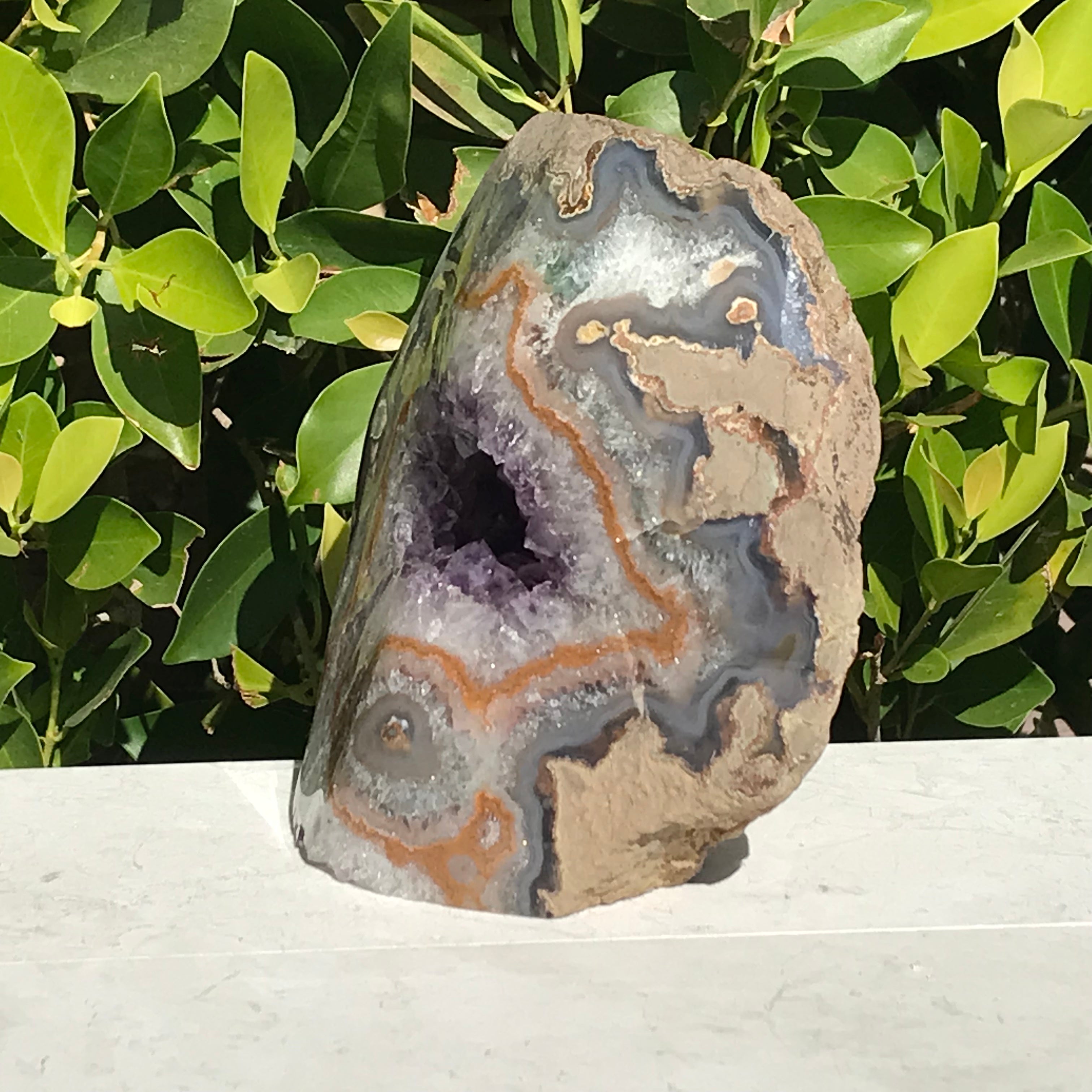 Scalloped Agate with Amethyst Geode