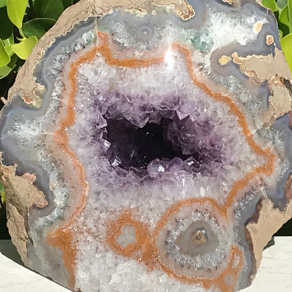 Scalloped Agate with Amethyst Geode