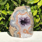 Scalloped Agate with Amethyst Geode