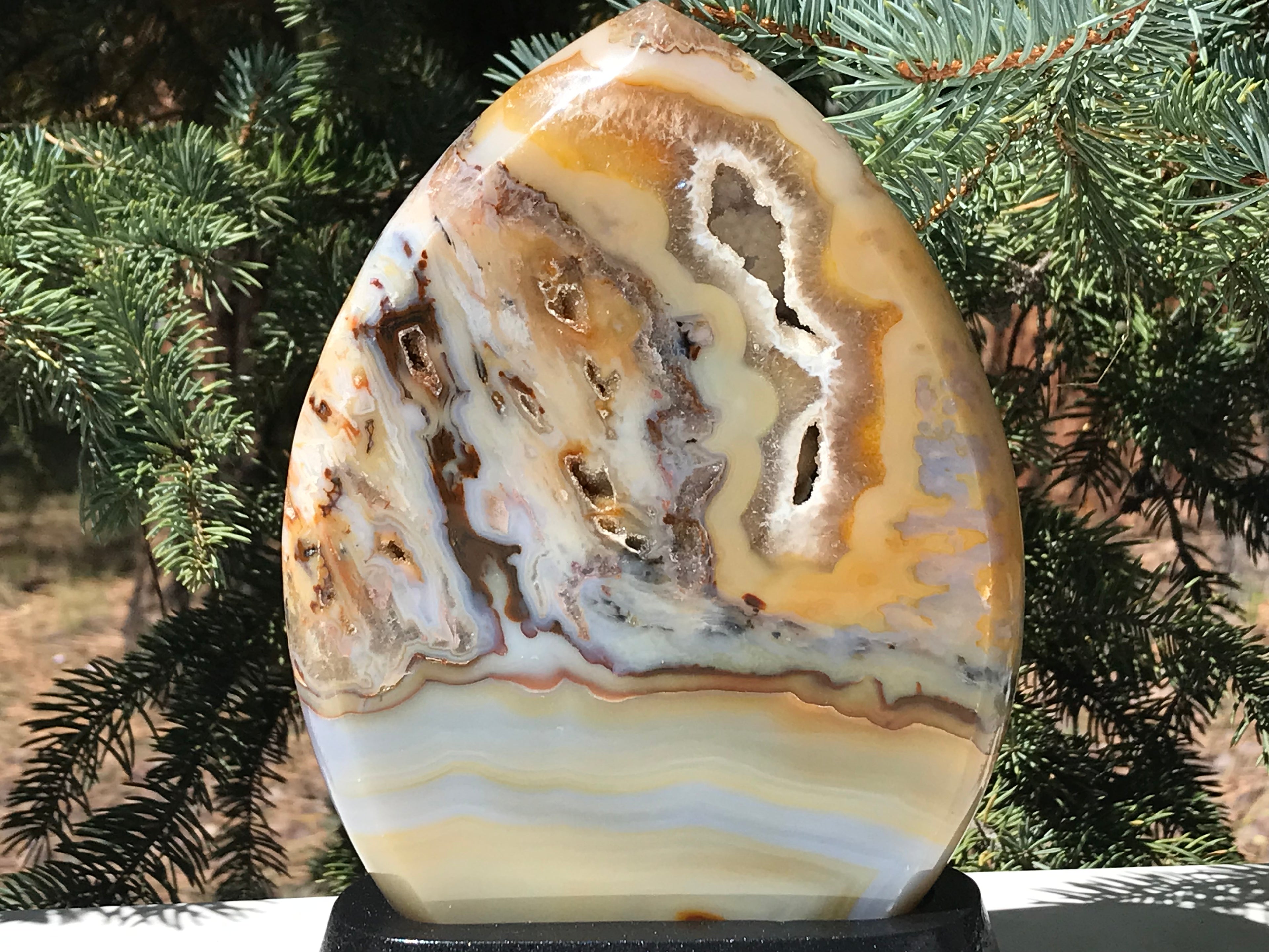 Detailed Flame Shaped Agate
