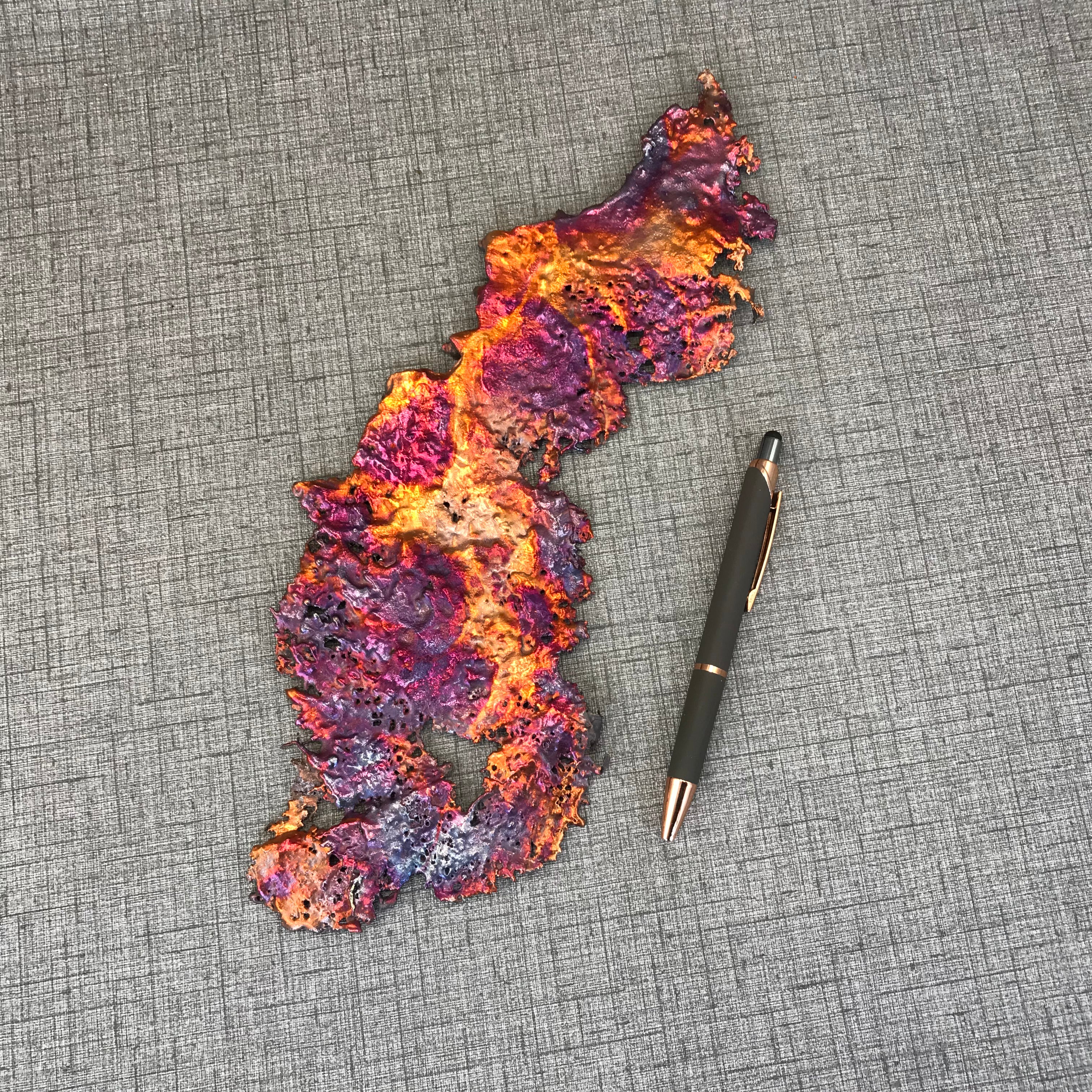 Vibrantly Hued Rainbow Copper Splash Design