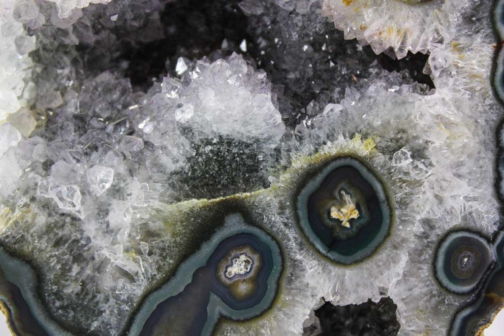 Uruguayan Agate w/Eyes & Quartz